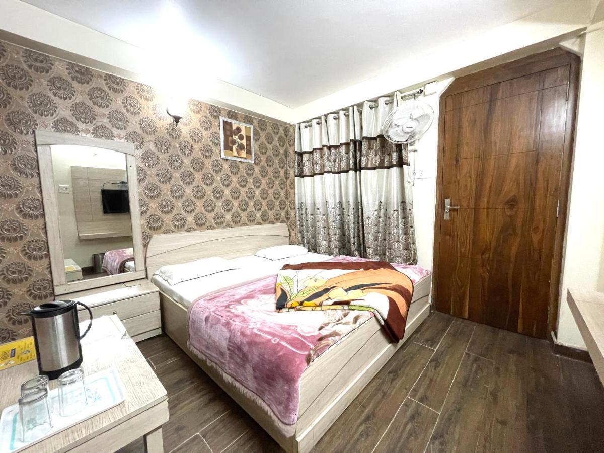 Hotel Prince ! Nainital Mall Road-Prime-Location In-Front-Of-Naini-Lake Hygiene-And-Spacious-Room Extérieur photo