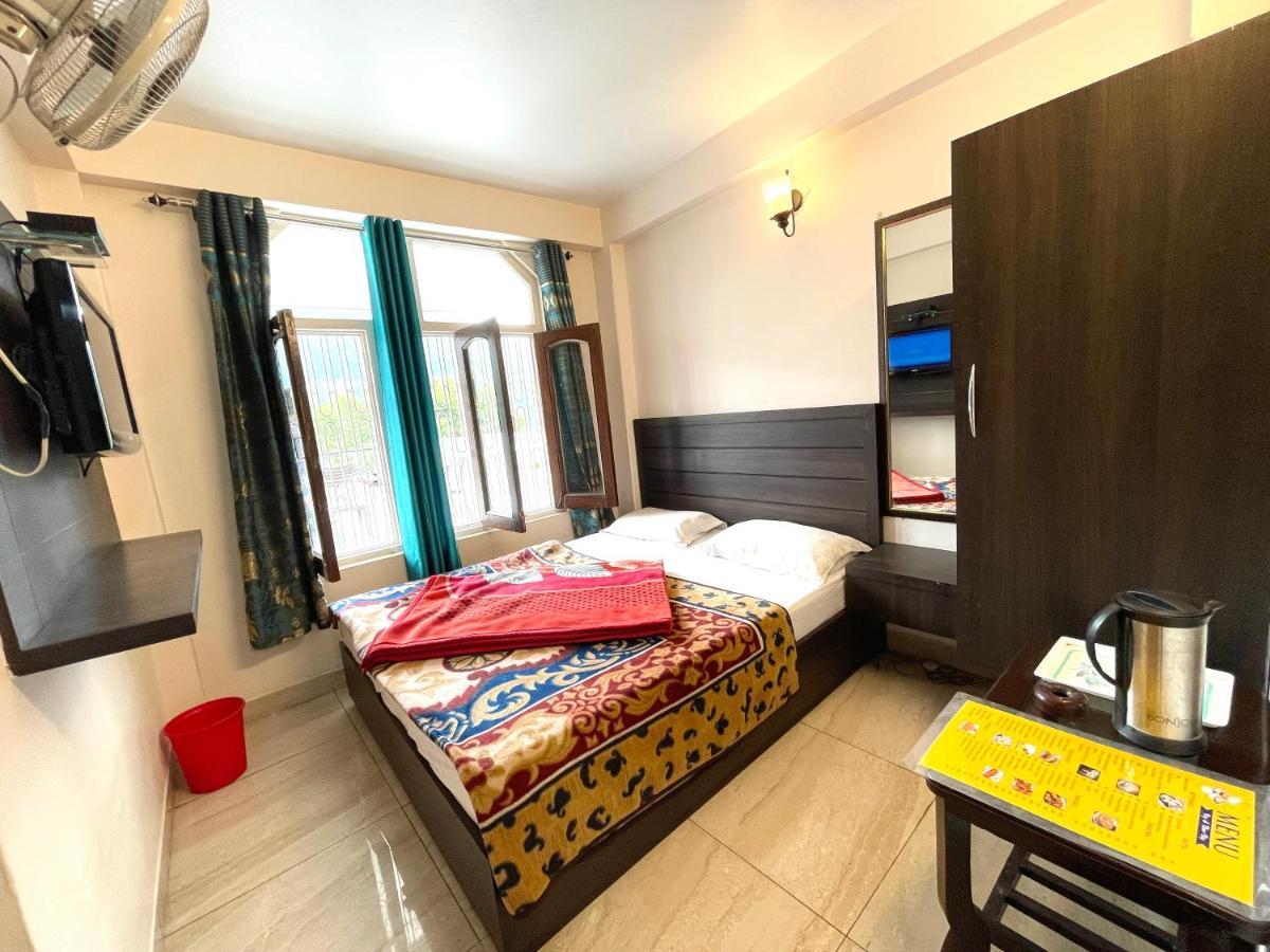 Hotel Prince ! Nainital Mall Road-Prime-Location In-Front-Of-Naini-Lake Hygiene-And-Spacious-Room Extérieur photo